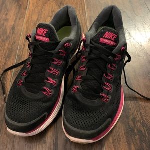 Nike Women’s Tennis Shoes